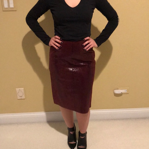 Ellen Tracy Leather Skirt - Picture 2 of 7